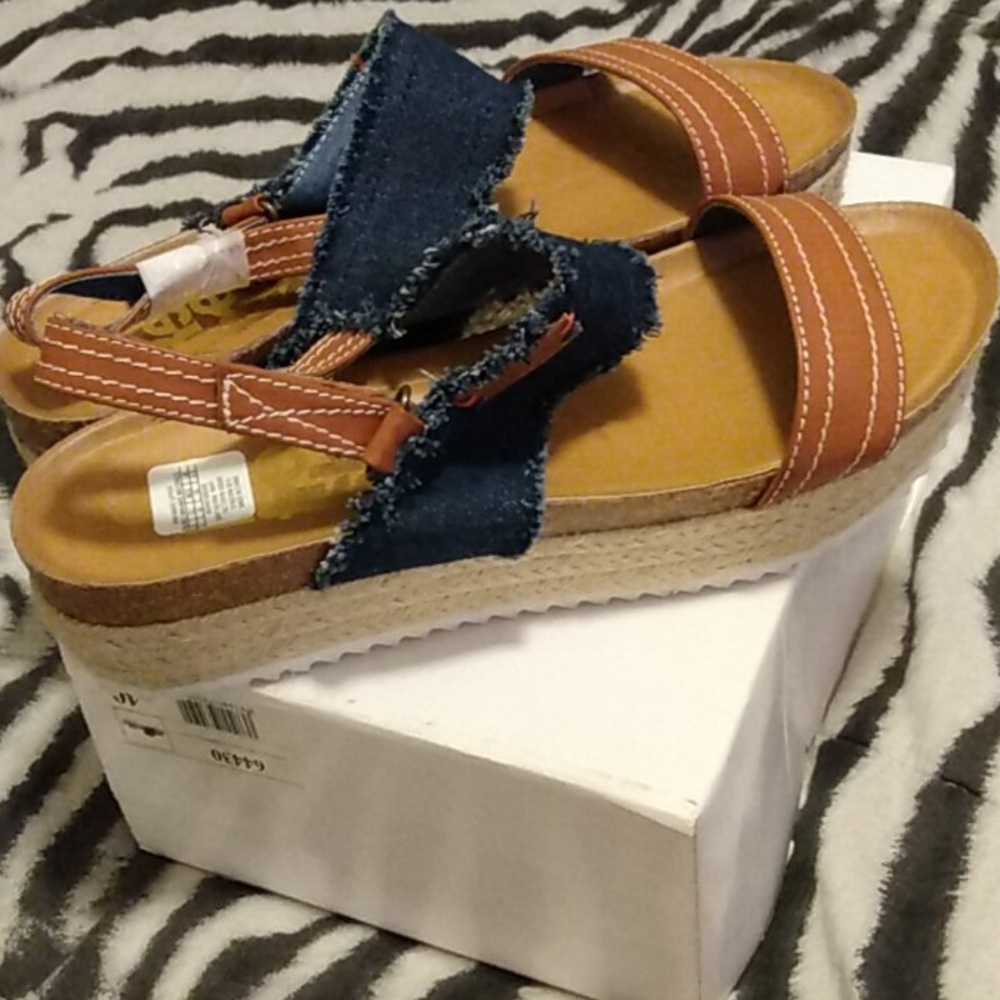 Blue jean & Brown Sandals